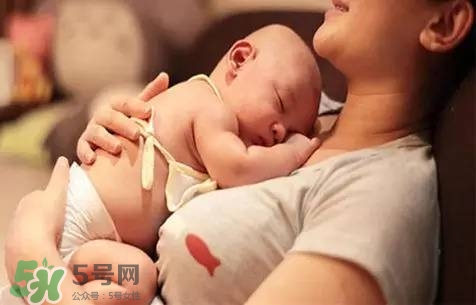 三伏天坐月子吃什么？三伏天坐月子可以開空調嗎？