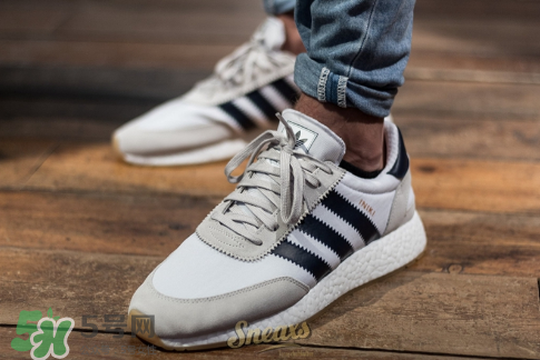 adidas iniki runner上腳效果怎么樣？阿迪達斯復(fù)古跑鞋好看嗎？