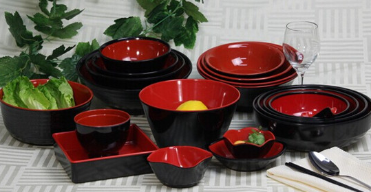 仿瓷碗可以放微波爐嗎？仿瓷餐具能在微波爐里加熱嗎