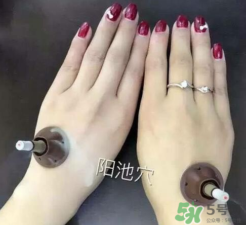 艾艾貼灸出水珠為什么？艾艾貼后有水珠要擦嗎？