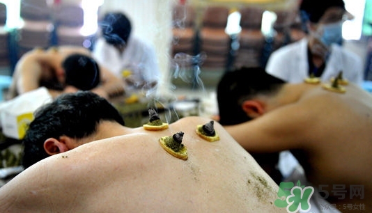 貼三伏灸癢是怎么回事？貼三伏灸癢怎么辦？