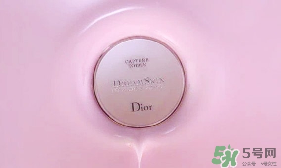 迪奧氣墊和雅詩(shī)蘭黛氣墊哪個(gè)好？迪奧和雅詩(shī)蘭黛氣墊對(duì)比