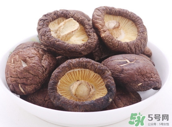 買香菇怎么挑選？干香菇怎么挑選？