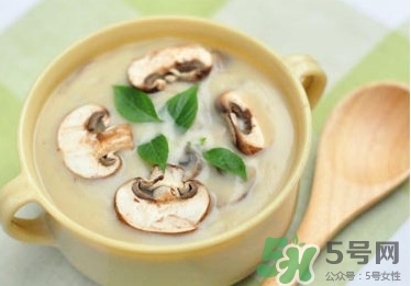 牛奶燉香菇可以治鼻炎嗎？牛奶燉香菇吃了有什么作用？