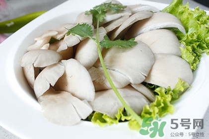 平菇怎么吃最有營養(yǎng)？平菇長白毛還能吃嗎