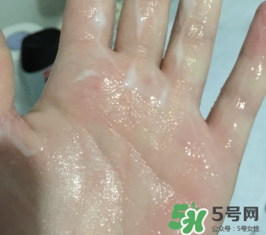 eve女性護理液粉色瓶和藍色瓶有什么區(qū)別？