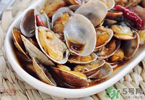 花蛤死了還能炒開(kāi)口么？花蛤里面的黑色能吃嗎