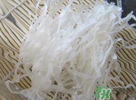 吉利丁片與瓊脂有什么不同？吉利丁片和瓊脂的區(qū)別