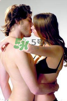 白酒加可樂(lè)是春藥？白酒加可樂(lè)喝了會(huì)怎樣？