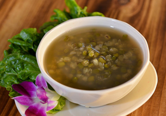 三伏天可以喝綠豆湯嗎？三伏天是喝綠豆湯還是喝生姜水？