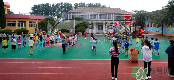 寶寶不去幼兒園怎么辦？寶寶不去幼兒園哭鬧怎么勸導(dǎo)？