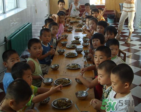 寶寶不去幼兒園可以嗎？寶寶可以不上幼兒園嗎？