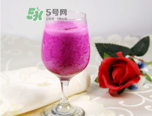 紅心火龍果能和酸奶一起吃嗎？紅心火龍果和酸奶榨汁好嗎？