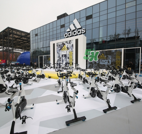 adidas阿迪達斯運動體驗迷你品牌中心是干什么的？