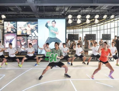 adidas阿迪達斯運動體驗迷你品牌中心是干什么的？