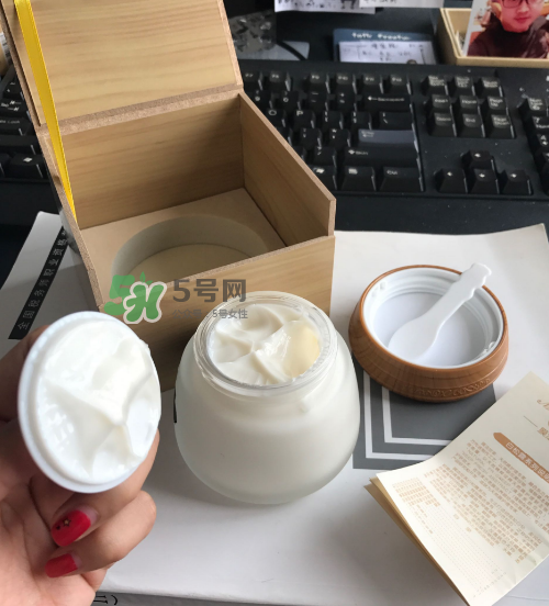 膜法世家白松露睡眠面膜怎么樣？膜法世家睡眠面膜好用嗎？