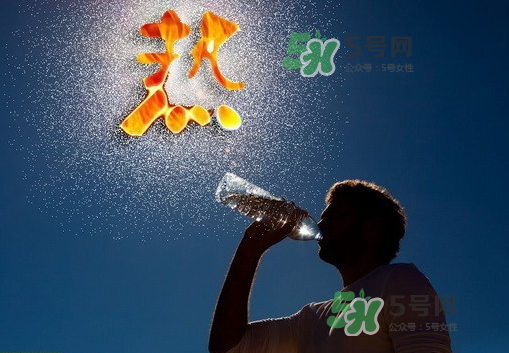 七月份熱還是八月份熱？2017年7月份熱還是8月份熱？