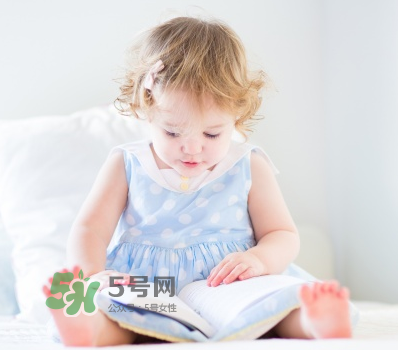夏天寶寶頭上長紅疙瘩怎么回事？夏天寶寶頭上長東西怎么辦？
