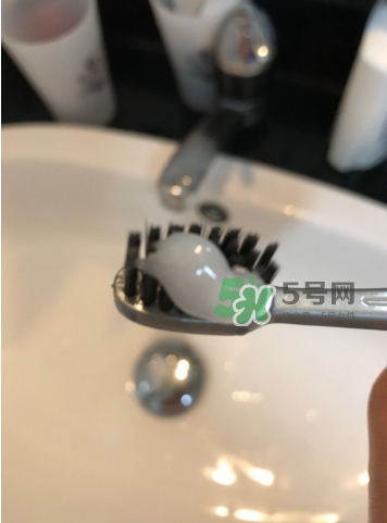 lg竹鹽牙膏怎么樣？lg竹鹽按壓牙膏怎么用？