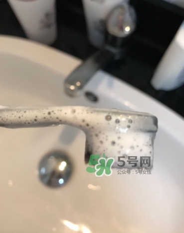 lg竹鹽牙膏怎么樣？lg竹鹽按壓牙膏怎么用？