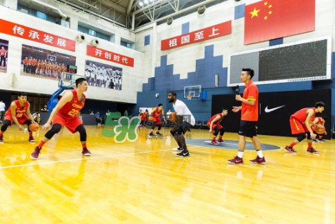 歐文同款黑白鴛鴦夜光kyrie 3怎么定制_在哪里買？