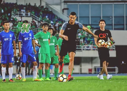 耐克2017c羅中國行北京站上腳穿的鞋子是什么型號？