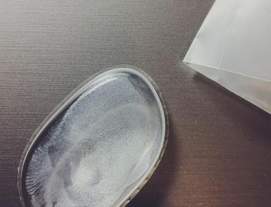 硅膠粉撲和氣墊粉撲哪個好用？硅膠粉撲和氣墊粉撲對比