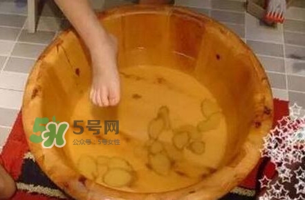 生姜泡腳怎么弄？生姜泡腳要去皮嗎