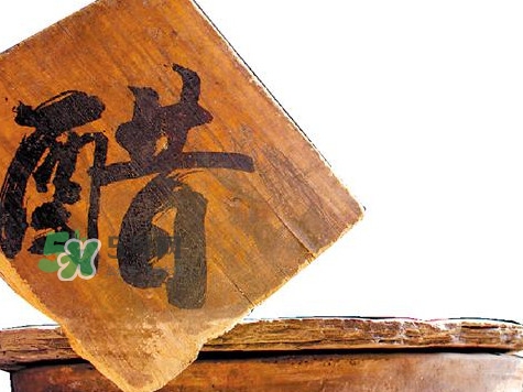 醋泡腳用白醋還是陳醋？泡腳用什么醋最好？