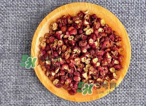花椒水泡腳有什么功效？花椒水泡腳去濕氣嗎