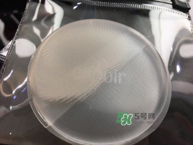 硅膠粉撲可以用散粉嗎？硅膠粉撲可以用干粉嗎？