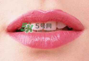 你的嘴唇為什么起泡 嘴唇上的水泡治不好嗎？