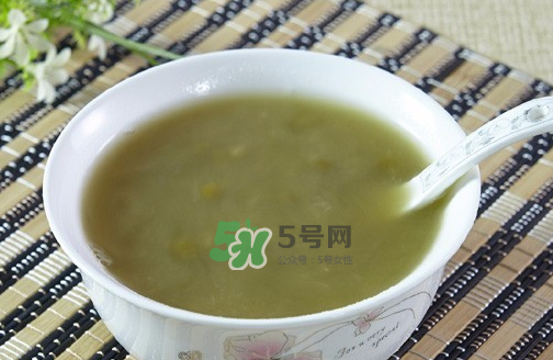 喝完啤酒可以喝綠豆湯嗎？啤酒和綠豆湯能一起喝嗎？