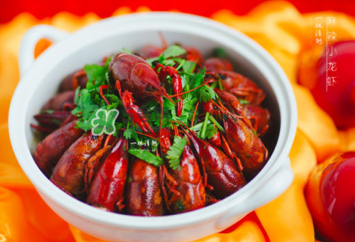麻辣小龍蝦和西瓜能一起吃嗎？麻辣小龍蝦和西瓜一起吃會(huì)中毒嗎？