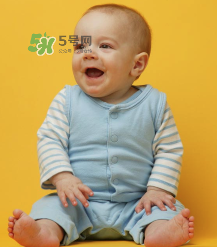 6個(gè)月寶寶不能喝水嗎？寶寶多大可以喝水呢？