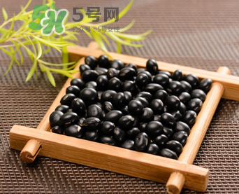 黑豆怎么吃促進(jìn)排卵？什么時候吃黑豆促排卵？