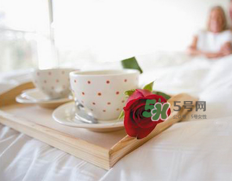 坐月子吃素應(yīng)該吃什么？吃素坐月子怎么坐？