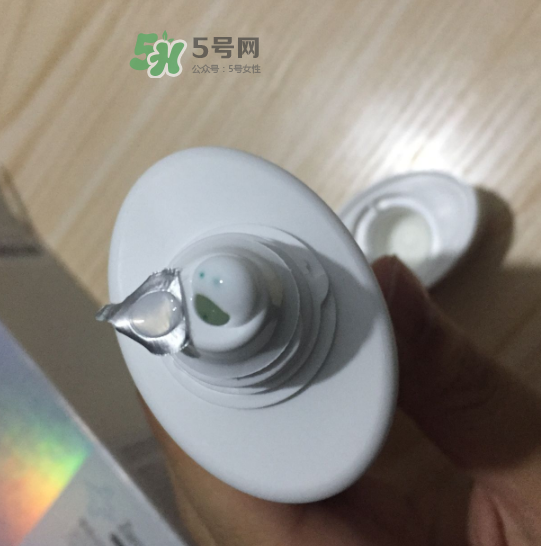 瓷肌洗面奶效果怎么樣？瓷肌洗面奶適合年齡