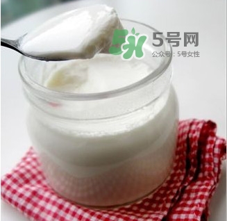 芭樂能和酸奶一起吃嗎？酸奶可以和芭樂一起吃嗎