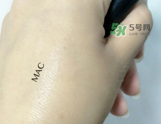 mac唇部打底膏怎么用？mac唇部打底使用方法