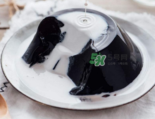 燒仙草里一般加什么？燒仙草為什么叫燒仙草