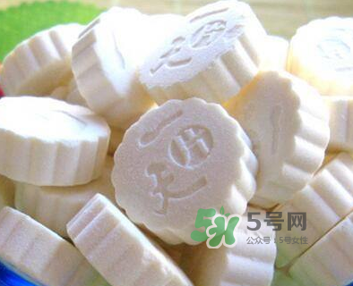 牛初乳咀嚼片是鈣片嗎？牛初乳咀嚼片和鈣片的區(qū)別