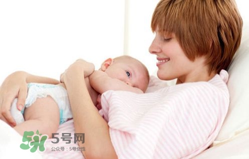 產(chǎn)后憂郁是這樣來的！這些話絕對(duì)別對(duì)新手媽媽說！
