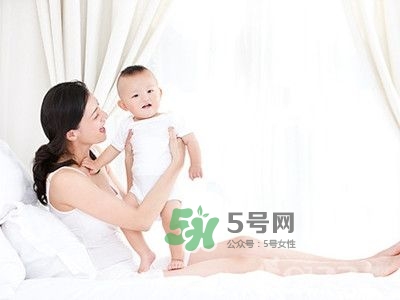 產(chǎn)后憂郁是這樣來的！這些話絕對(duì)別對(duì)新手媽媽說！
