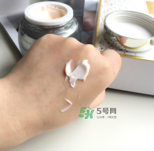 赫蓮娜至美溯顏菁華霜好用嗎？赫蓮娜至美溯顏菁華霜怎么樣？