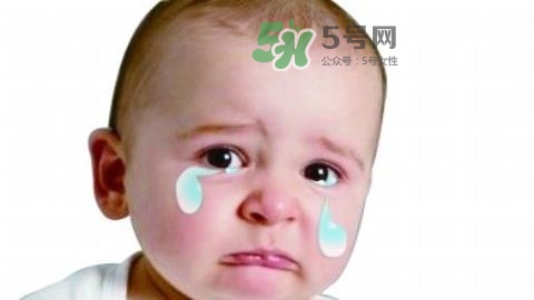 新手爸媽必看，七天教小嬰兒戒夜奶一覺到天亮