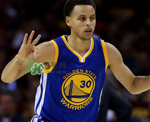 under armour curry 4庫里第四代戰(zhàn)靴中國配色怎么樣？