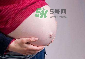 孕期可以蹲著上廁所嗎？孕期上廁所會壓到寶寶嗎？