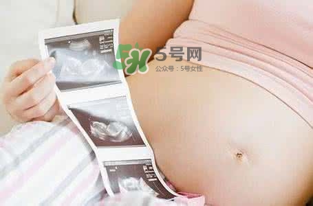 孕期可以蹲著上廁所嗎？孕期上廁所會壓到寶寶嗎？