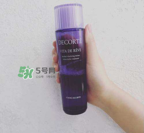 德妃紫蘇水和黛珂紫蘇水哪個好？德妃紫蘇水和黛珂紫蘇水對比
